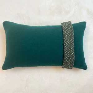 coussin-Blondy-en-lainage-vert-rectangulaire-blondynette-lainage-vert-1