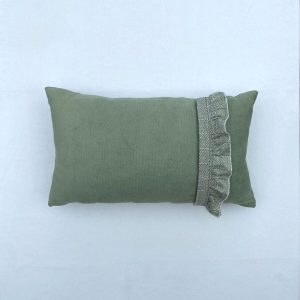 Coussin-Barcelone-rectangulaire-blondynette-verte-carreaux-chevrons-vert-blanc-volant