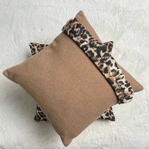 coussin-leopard-et-camel-superposes-vendus-par-deux